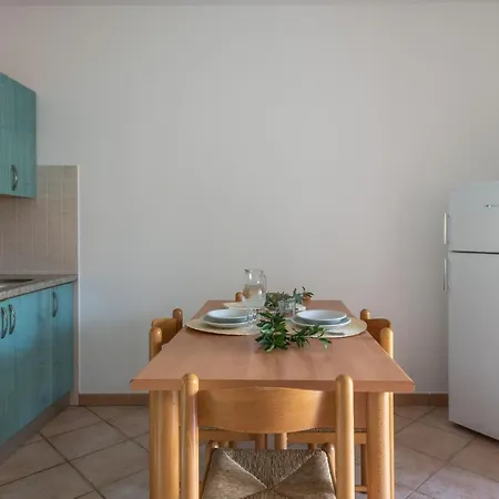 Aparthotel Isa-apartments: Beachside Retreat With Air Conditioning In *
