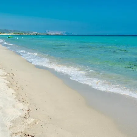 Isa-apartments: Beachside Retreat With Air Conditioning In Aparthotel Budoni