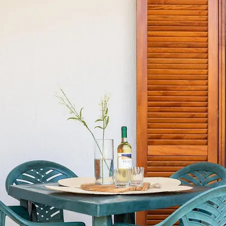 Isa-apartments With Air Conditioning And External Outdoor Space In Budoni, At Only 300 M From The Apart-hotel Budoni