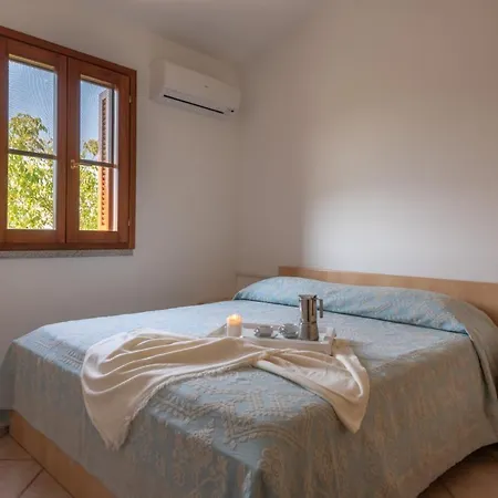 Isa-apartments With Air Conditioning And External Outdoor Space In Budoni, At Only 300 M From The 아파트호텔 3*