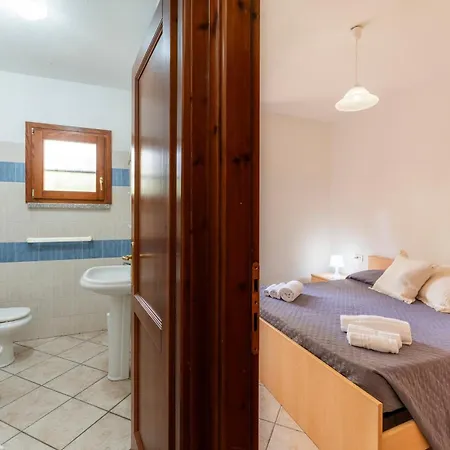 Isa-apartments With Air Conditioning And External Outdoor Space In Budoni, At Only 300 M From The شقة فندقية 3*