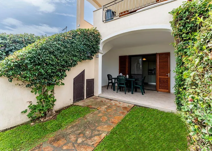 Appart hôtel Isa-apartments With Air Conditioning And External Outdoor Space In Budoni, At Only 300 M From The 3*