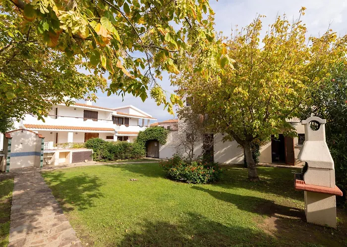 Isa-apartments With Air Conditioning And External Outdoor Space In Budoni, At Only 300 M From The Appart hôtel
