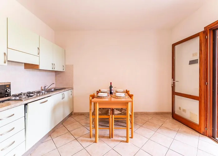 Appart hôtel Isa-apartments With Air Conditioning And External Outdoor Space In Budoni, At Only 300 M From The Budoni