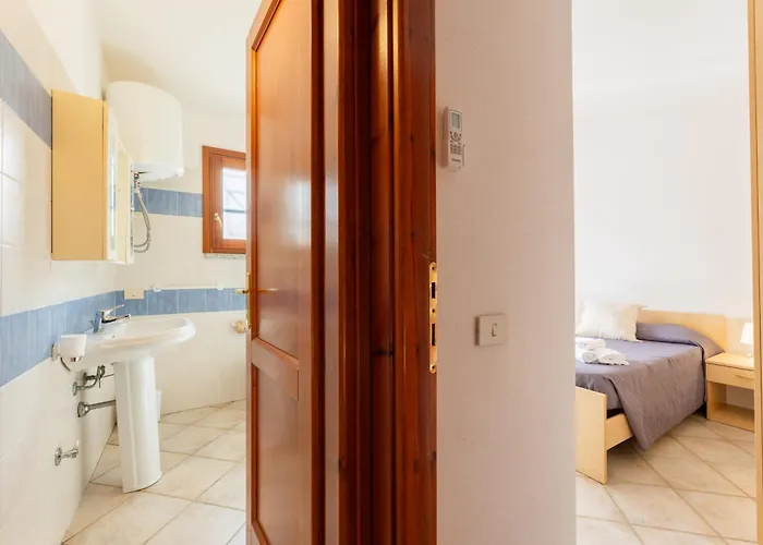 Isa-apartments With Air Conditioning And External Outdoor Space In Budoni, At Only 300 M From The Appart hôtel Budoni
